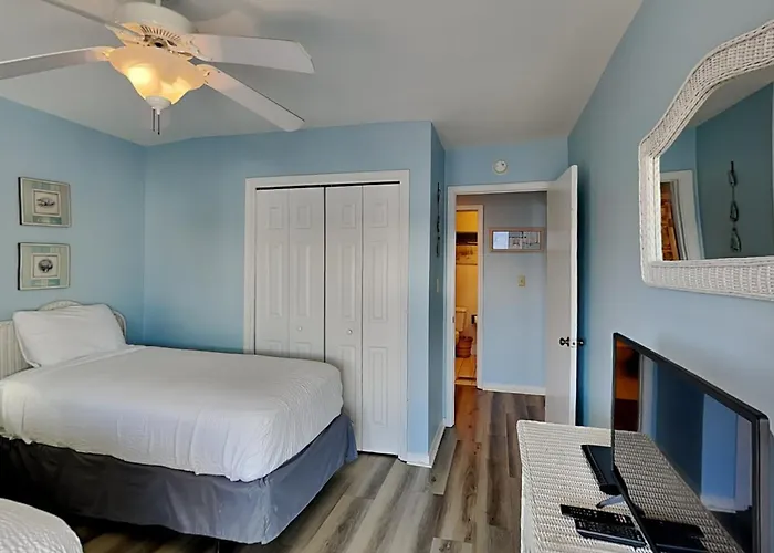 Sea Oats F203 Apartment *